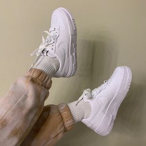 Nike Air Force 1 Pixel